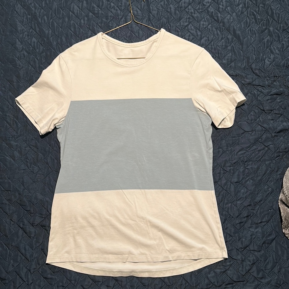 Mens lululemon t shirt. Medium. White.